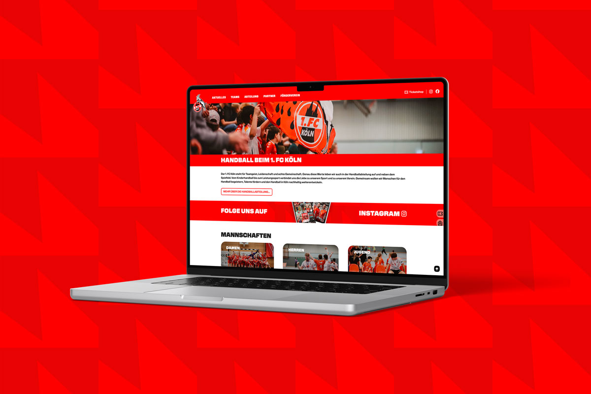 Die neue Webseite auf dem Bildschirm eines Laptops